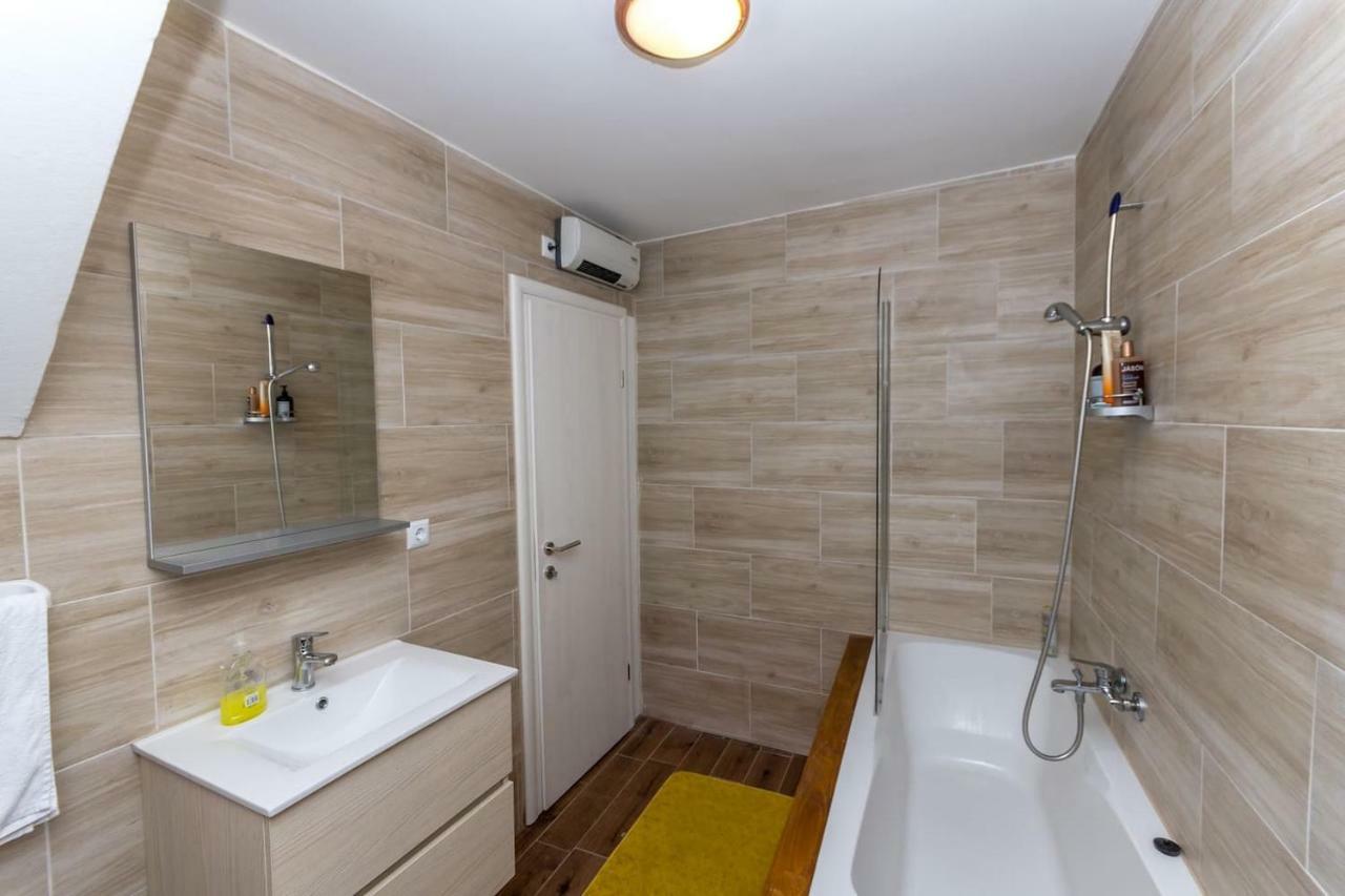 Villa Dalmatinska Kuca Blanka Kaštela Exterior foto