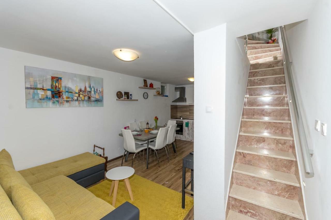 Villa Dalmatinska Kuca Blanka Kaštela Exterior foto