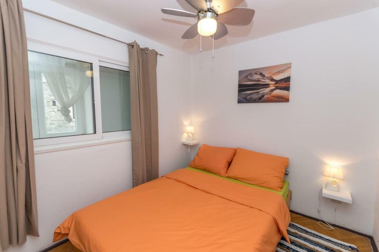 Villa Dalmatinska Kuca Blanka Kaštela Exterior foto