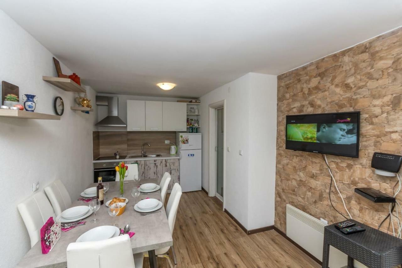 Villa Dalmatinska Kuca Blanka Kaštela Exterior foto
